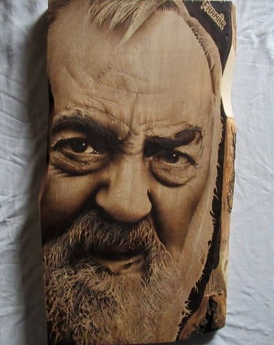 Omaggio a Padre Pio - Pirografia su legno